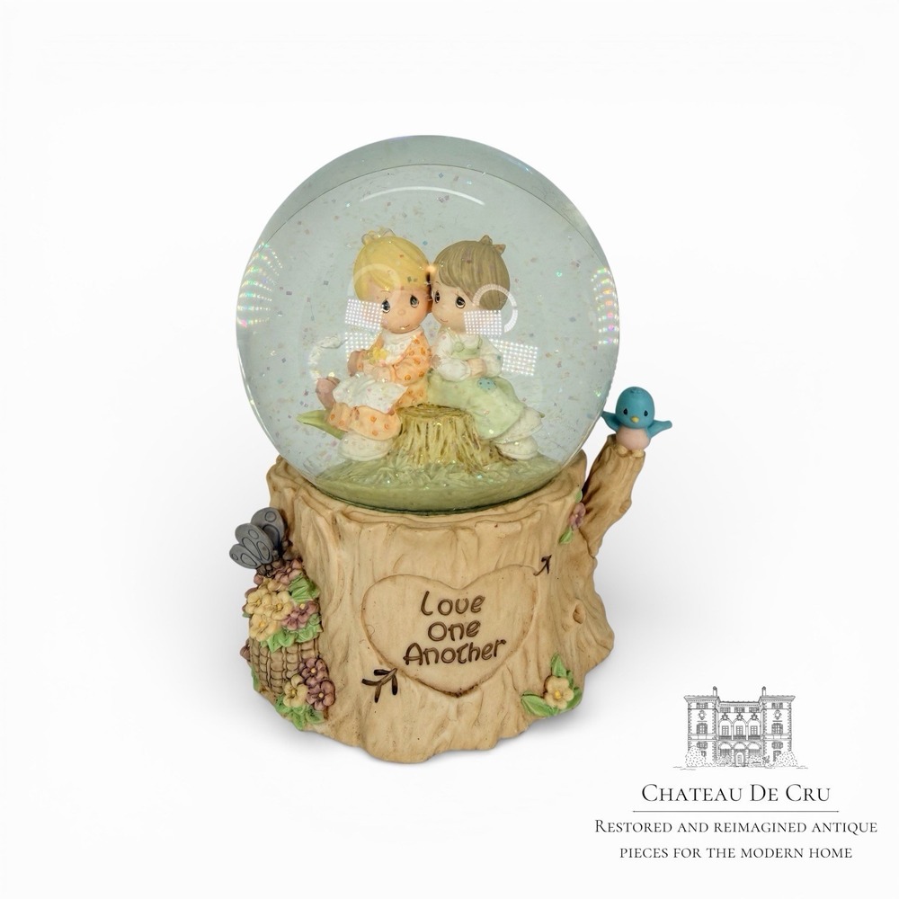 Precious Moments‎ Love One Another Musical Snow Globe with Bird W/box